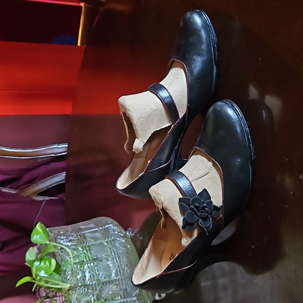 Woman shoes